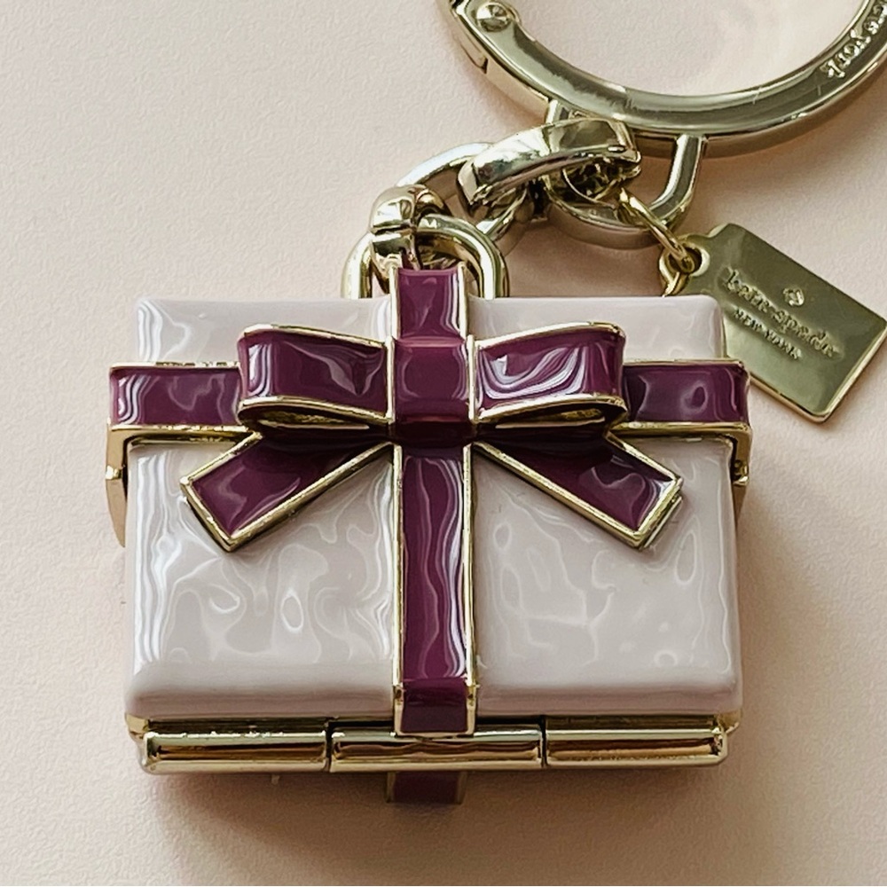 Kate Spade Gift Box Mirror Bag Charm / Keychain - Picture 4 of 11